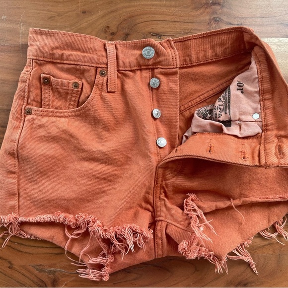 Levi's Burnt Orange Frayed Jean Shorts - Picture 2 of 6